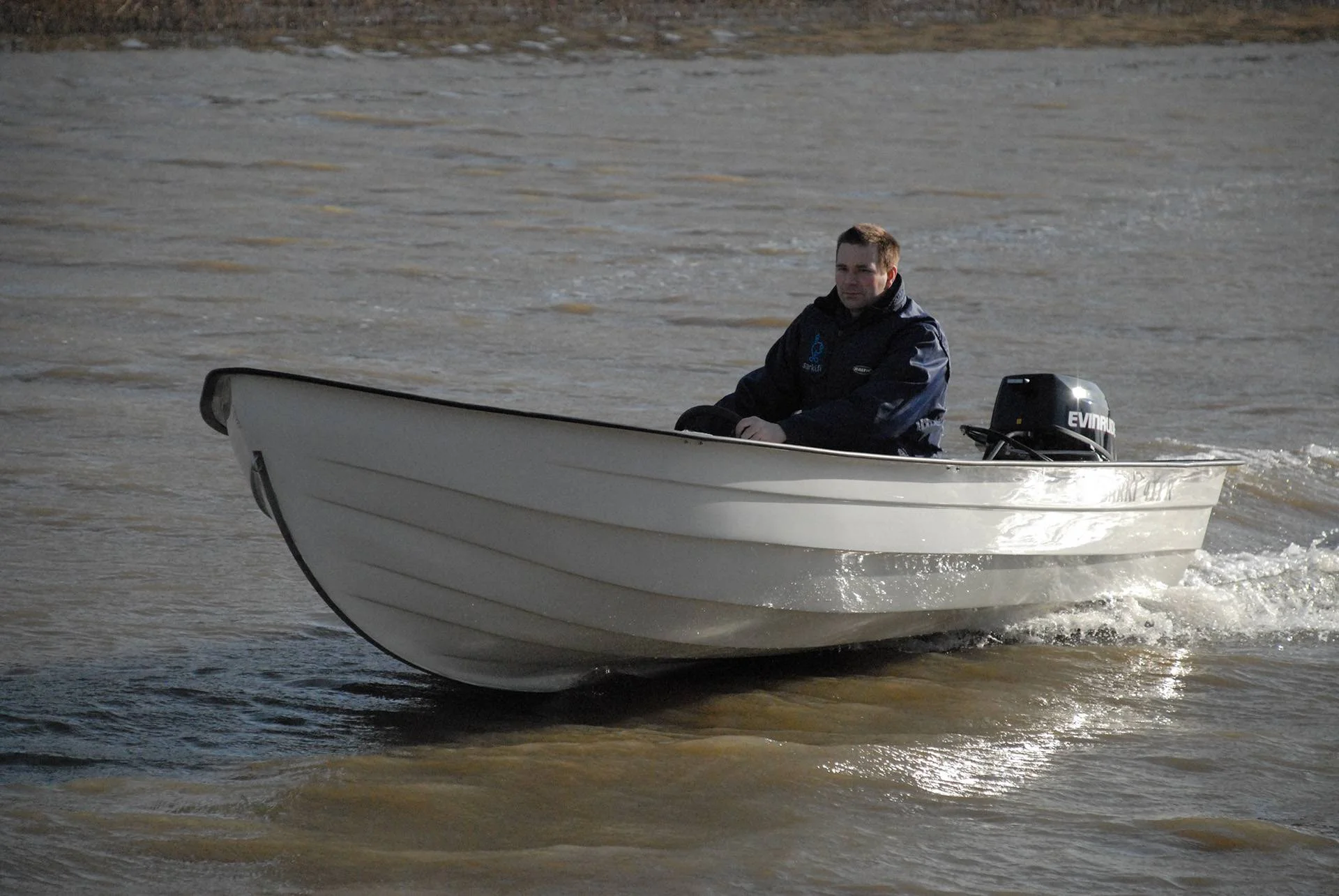 SÄRKI 410R - PULPETTIVENE