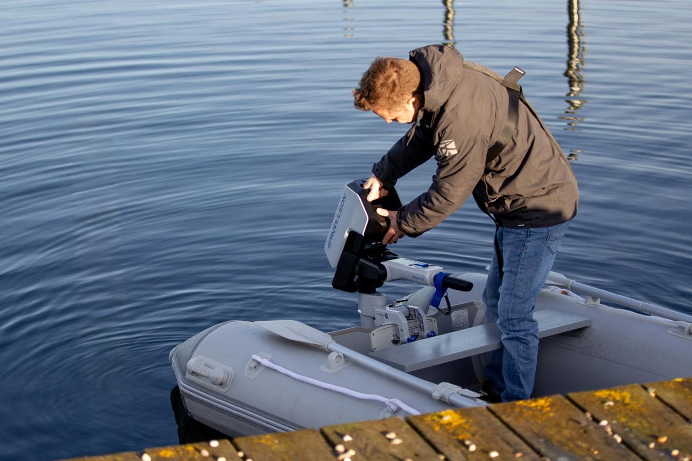 ePropulsion Spirit 2 S Tiller -sähköperämoottori akulla - Image 6